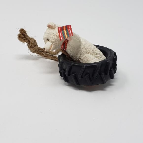 1992 Hallmark Tread Bear Handcrafted Keepsake Holiday Christmas Ornament. - Picture 4 of 6